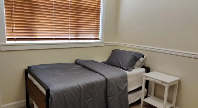 Апартаменты Modern & Comfy 2brdm Condo in Langley - Close to Highway 1