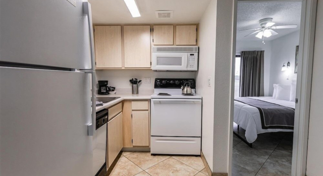 Апартаменты 205 Fully Furnished 1BR Suite-Prime Location! by RedAwning