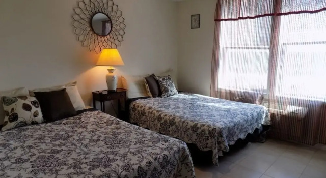 Четырёхместный номер Standard Misquamicut Beach Front Inn