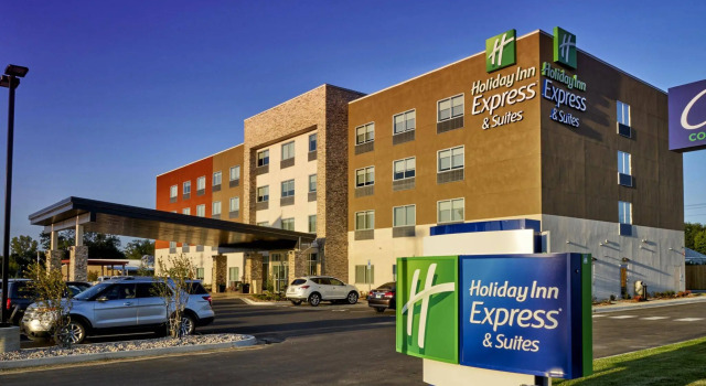 Holiday Inn Express & Suites Tulsa NE - Claremore by IHG