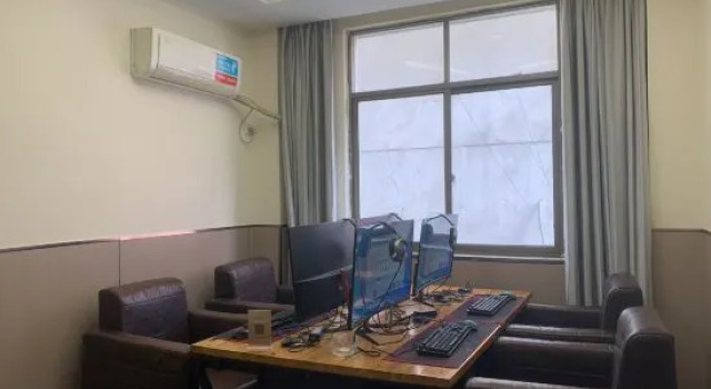 Четырёхместный люкс Jtour Inn (Huanggang RT-Mart)