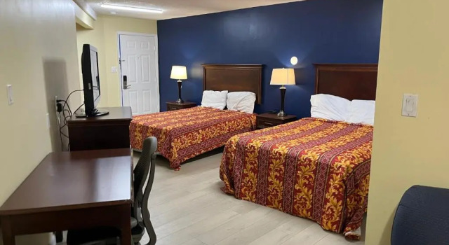 Трёхместный номер Standard Royal Lodge