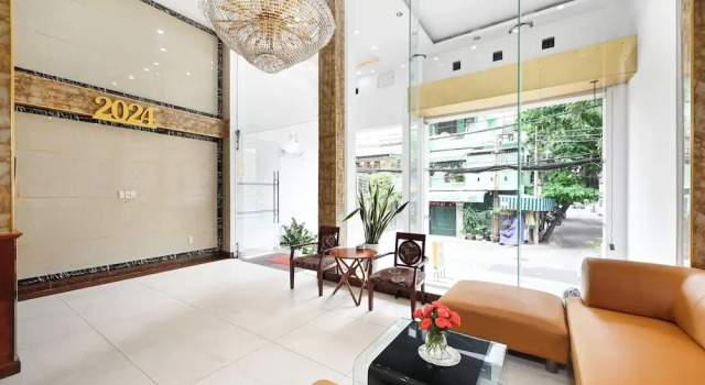 Queen Hotel Saigon Airport