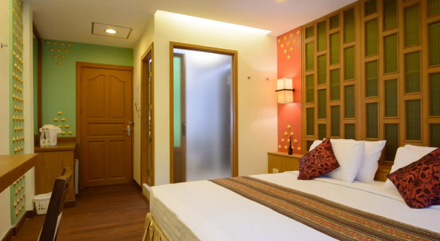 Двухместный номер Deluxe Golden House BTS Chidlom Bangkok