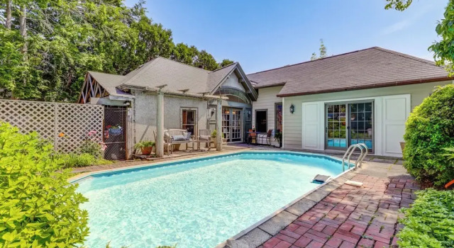 Коттедж Shared Hot Tub: Historic Cottage, Walk to Elm Park