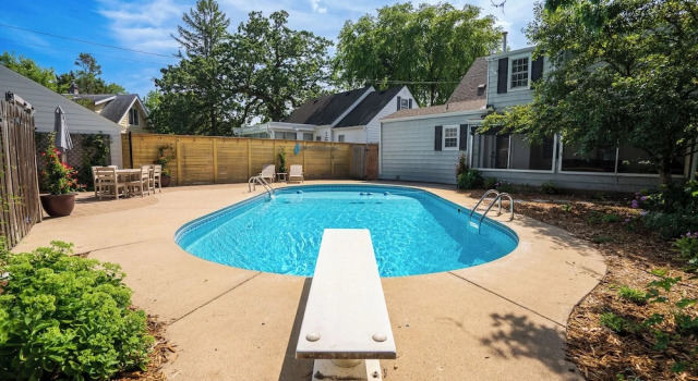 Shoreline Villa, Varaa Villa Hotellit Minnesota pysäköinnillä, Pysäköinti