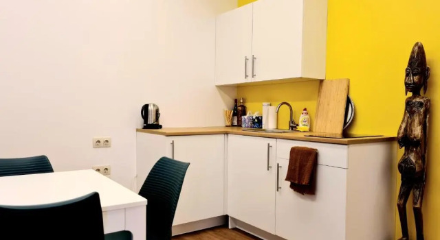 RailWay Bed HOSTEL, Забронировать Хостел Отели Каунаса с парковкой, рядом с Церковь Святого Креста ордена Кармелитов, Парковка