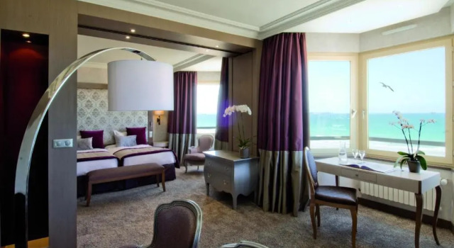 Люкс с видом на море Grand Hôtel Des Thermes