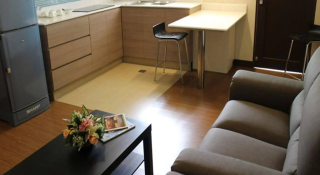 Riverside Residence by Gina Suite, Rezerwuj Hotel Hotele w Kampong Madewa z basenem, Basen