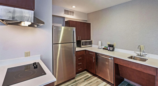 Четырёхместный номер Standard Homewood Suites by Hilton Greensboro