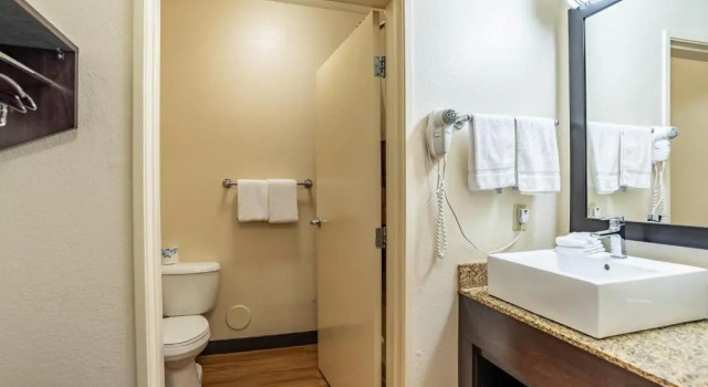 Номер Standard Red Roof Inn PLUS+ Tempe - Phoenix Airport