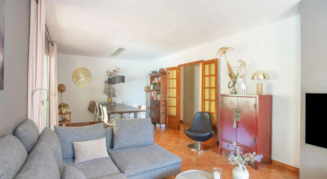 Very attractive detached villa with its own swimming pool, Забронировать Вилла Отели Опс с бассейном, Бассейн