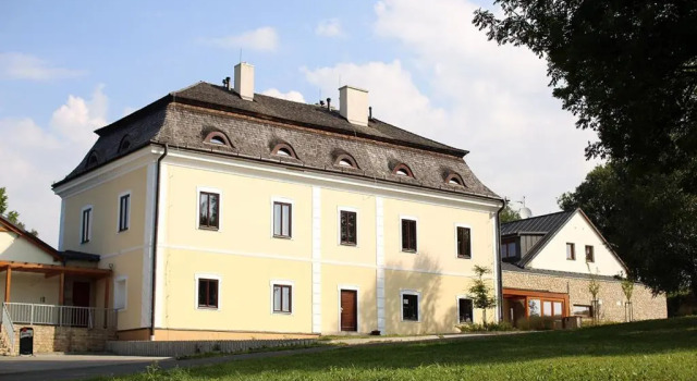 Lisensky Dvur