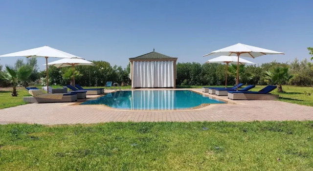 Вилла Saphir Paon - Luxury Villa in the middle of a farm