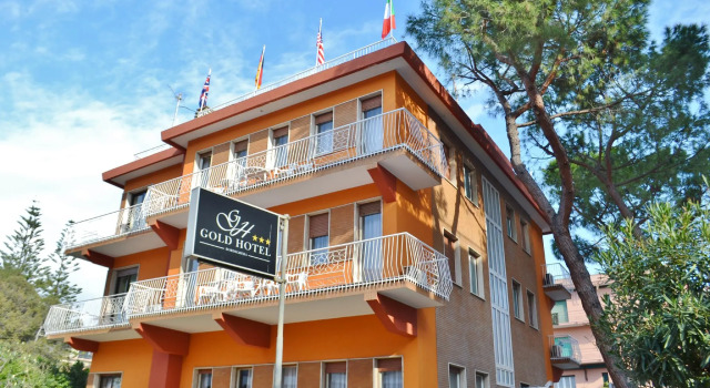 Gold Hotel