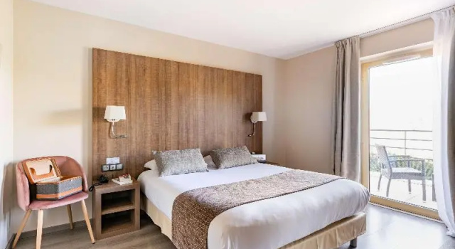 Двухместный номер Standard с балконом ibis Styles Lyon Sud Brignais
