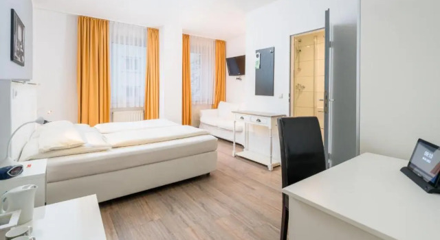 Трёхместный номер Standard Stadt-gut-Hotel Rheinischer Hof