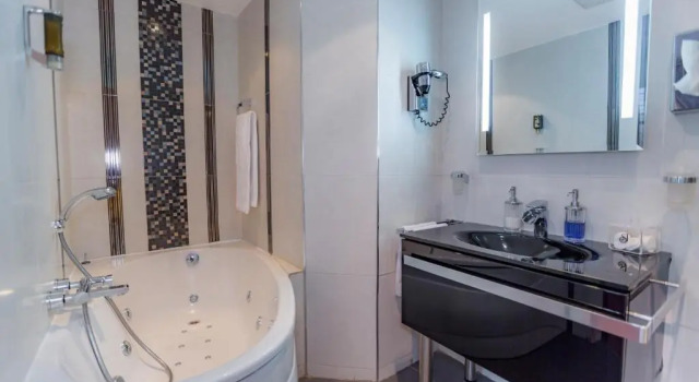 Полулюкс Hotel Relais Saint Jean Troyes