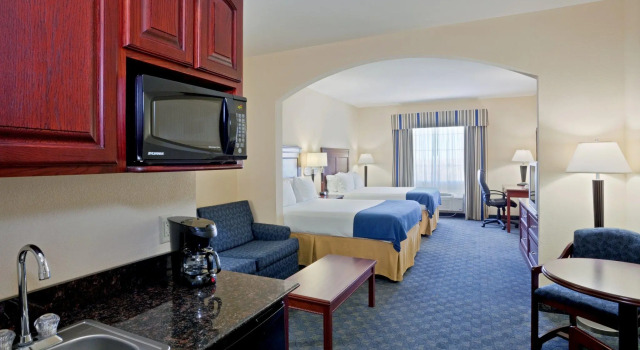 Двухместный номер Standard Holiday Inn Express Hotel & Suites Pampa by IHG