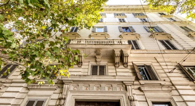 Merulana 139 Suites, Забронировать Отель Сан-Джованни Рим, рядом с Piazza San Giovanni in Laterano
