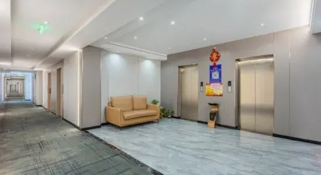 Jieyang Fengjiang E-sports Hotel, Boek Hotel Hotels in Guangdong met parkeren, Parkeren