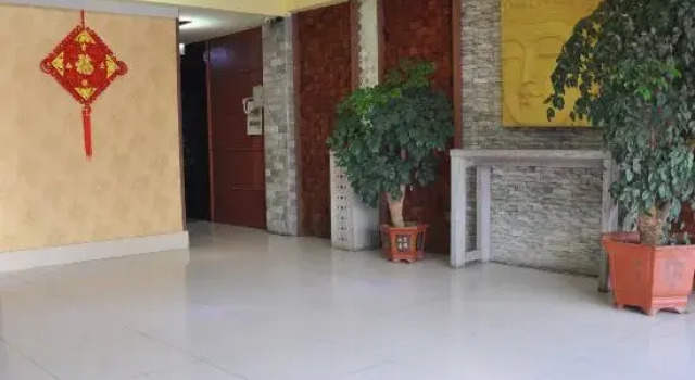 Yare Fengqing Business Hotel, Prenota Hotel Hotel a Shandong con parcheggio, Parcheggio
