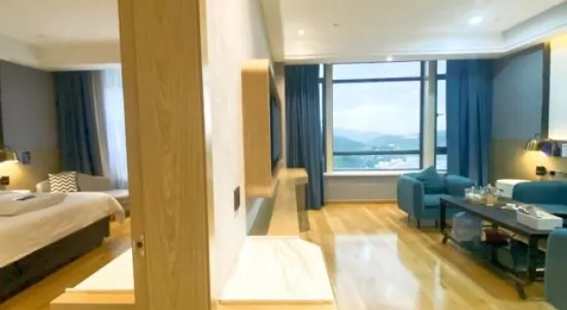 Двухместный люкс Deluxe с видом на улицу Kyriad Hotel (Shantou Chaoyang Mingrun Square Store)