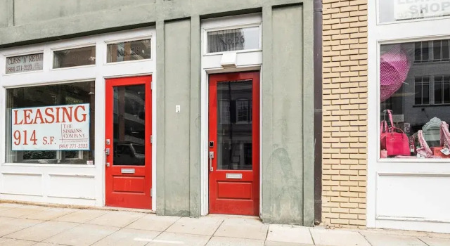 Red Door Apartment 2.0 ~ Heart Of D-twn ~ Lovesac, 예약 아파트 Downtown Greenville 그린빌