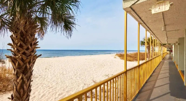 Номер Standard Chateau Beachfront Hotel, a By the Sea Resort