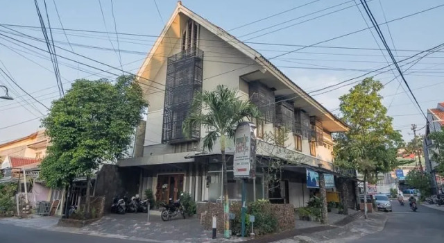RedDoorz near Politeknik Ilmu Pelayaran 2, Reserva ahora Hotel Semarang Java Central, cerca de Ciputra Mall Semarang