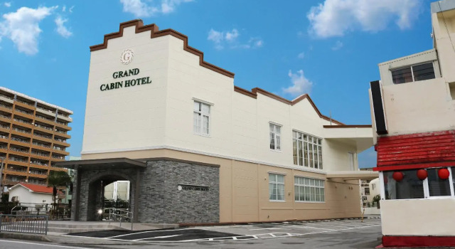 Кровать в общем номере (мужской номер) Grand Cabin Hotel Naha Oroku