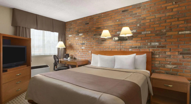 Двухместный номер Standard Travelodge by Wyndham Thunder Bay ON