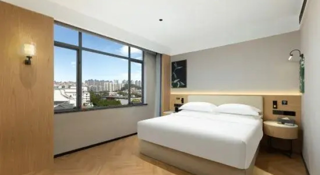 Люкс Executive Merlinhod Hotel (Guangzhou Panyu Zhanglong Wanbo Center)