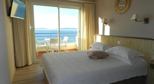 Трёхместный номер Standard с видом на море Grand Hotel Moriaz