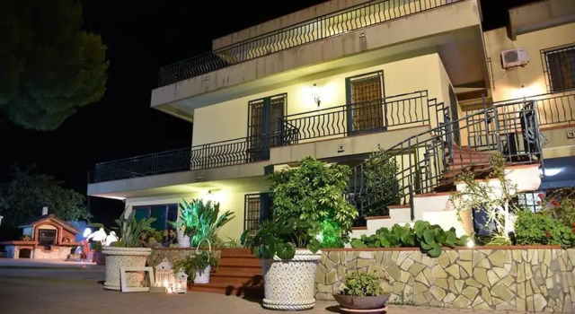 Villa With 4 Bedrooms in Campobello di Licata, With Private Pool, Encl, Book Villa Hotels in Sicily with a Pool, Swimming Pool