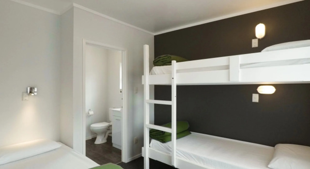 Cosy Cottage Thermal Holiday Park, Забронировать Дом для отпуска Коттеджи Озера Роторуа, Коттедж