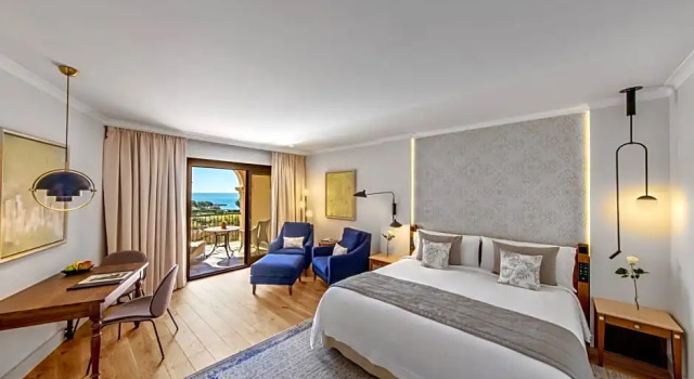 Двухместный полулюкс с балконом и с красивым видом из окна The St. Regis Mardavall Mallorca Resort