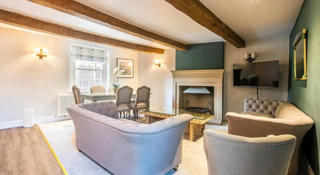 The Aubrey - a gorgeous converted 17th Century Grade II listed bolthole in Bakewell