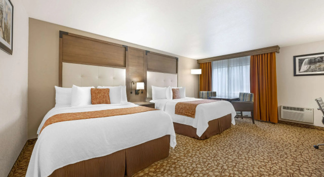 Четырёхместный номер Standard Best Western Plus Mill Creek Inn
