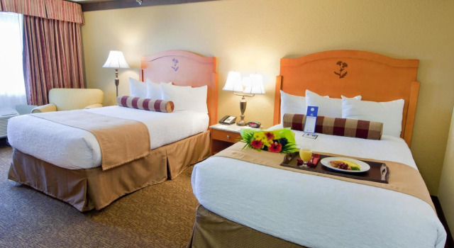 Четырёхместный номер Standard Abercorn Hotel, Trademark Collection by Wyndham