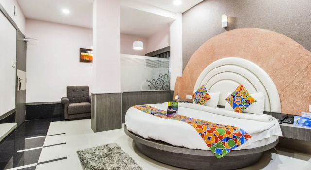 Люкс FabHotel Anmol's Classic Napier Town