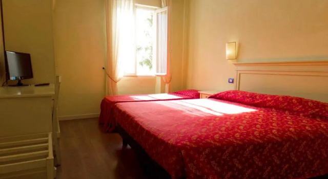 Трёхместный номер Standard с видом на озеро Villa Romantica