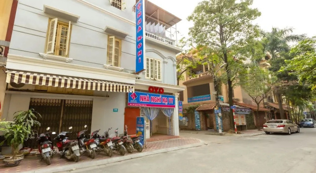 OYO 889 Ha Vy Motel, Забронировать Мотель Отели Кау Гиай с парковкой, Парковка
