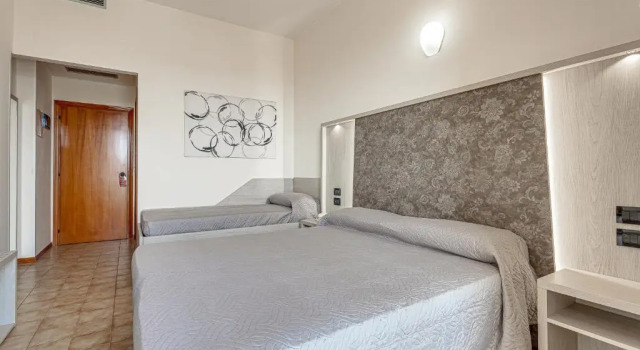 Четырёхместный номер Standard с видом на море Hotel Torino