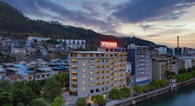 Vienna Hotel Guangxi Baise Tianlin, Rezerwuj Hotel Hotele w Baise z parkingiem, Parking