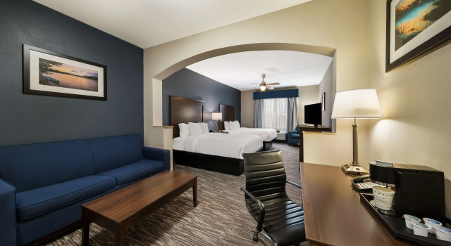 Четырёхместный люкс Best Western Plus Lake Dallas Inn & Suites