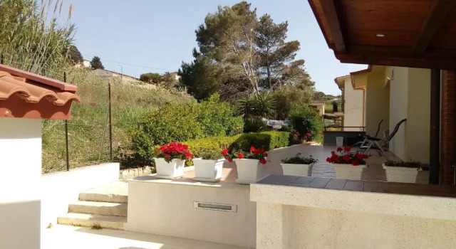 Вилла Villa Piscina sul Mare