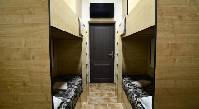 Кровать в общем номере (мужской номер) Logovo Hostel