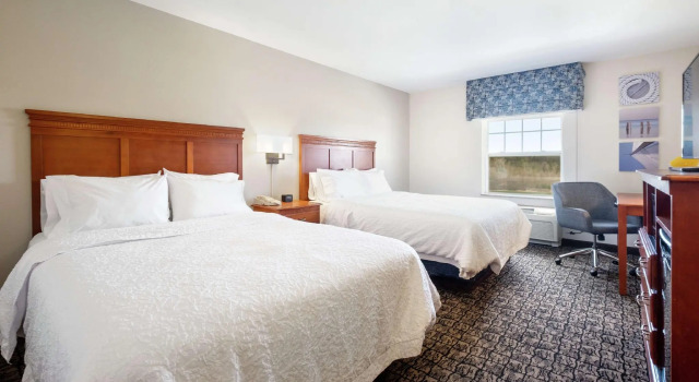 Четырёхместный номер Standard Hampton Inn & Suites Rockland