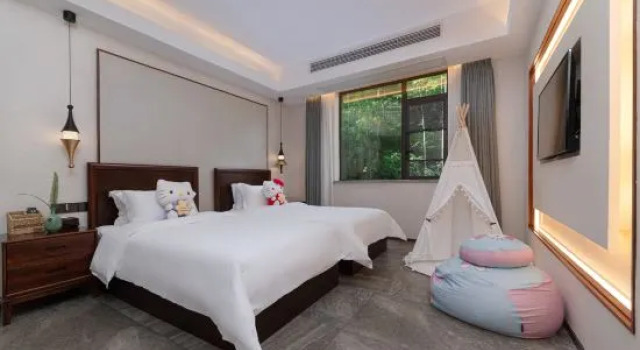 Люкс Deluxe Phoenix Xueqingji Humanity Banshan Homestay (Phoenix Ancient City Branch)
